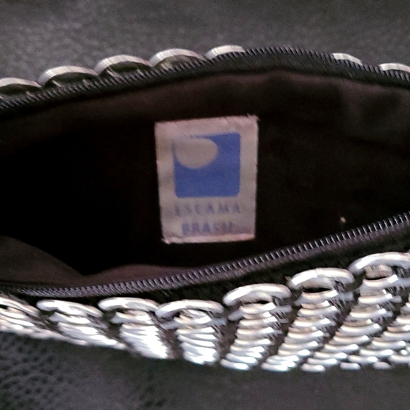 Unique Clutch - Picture 2 of 3